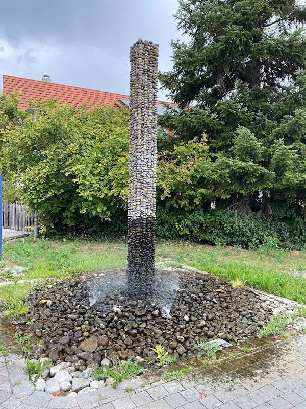 Brunnen am Dorfplatz Neu-Ulm - Image 1
