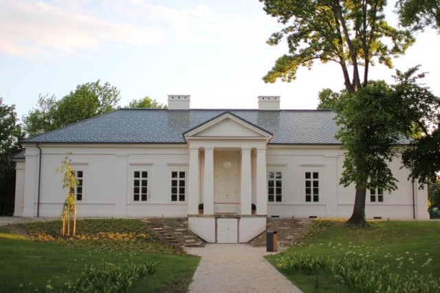 Regionálne múzeum Mojmírovce / Letohrádok kniežaťa Camilla Borghese Aldobrandiniho - Image 1
