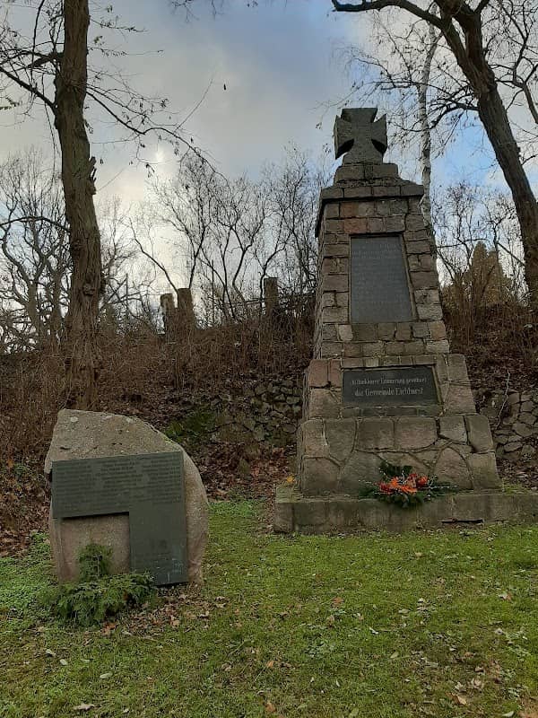 Kriegsdenkmal für die Gefallenen beider Weltkriege - Image 1