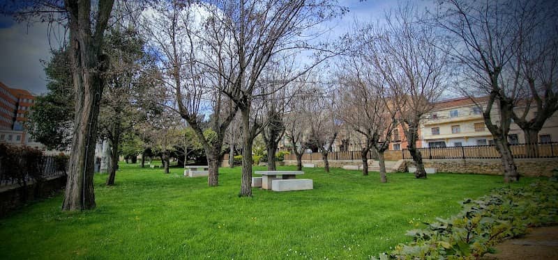 Escuelas. Park - Image 1