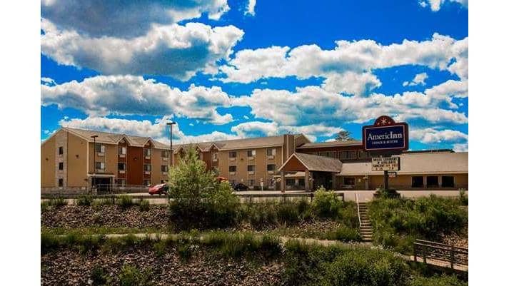 AmericInn by Wyndham Iron River - Image 1