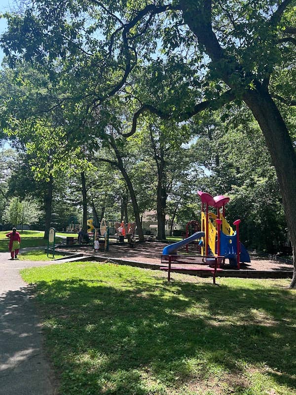 Larsen Park - Image 1