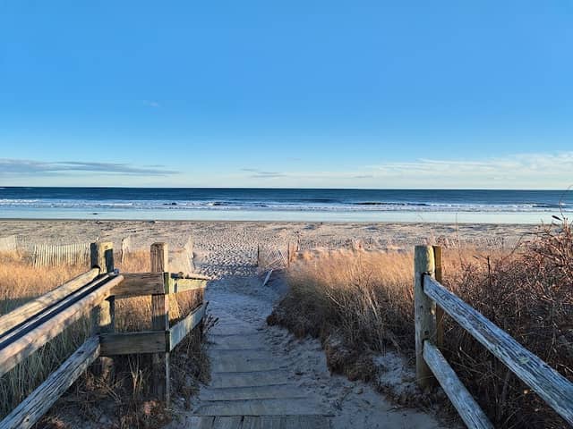 Middle Beach - Image 2