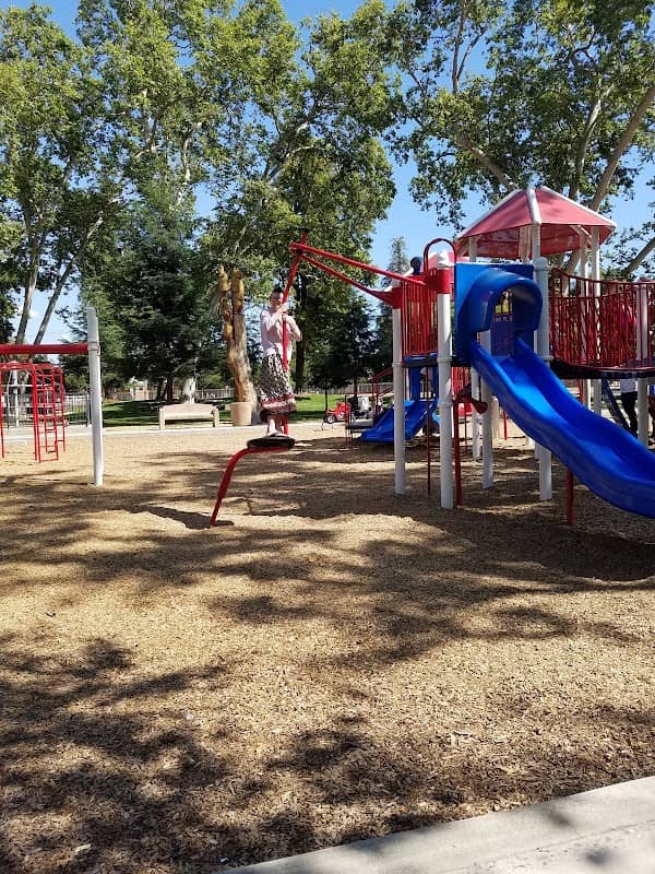 Crane Park - Image 2
