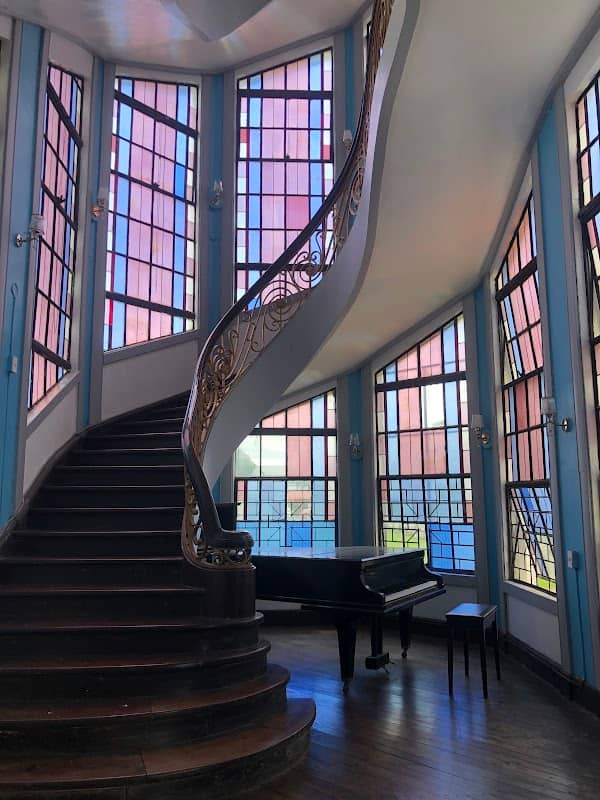 Lizares Mansion - Image 2