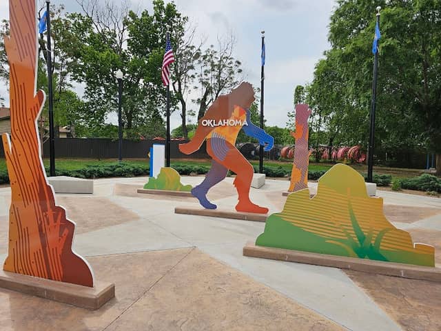 Oklahoma Visitor Center and Rest Area - Image 1