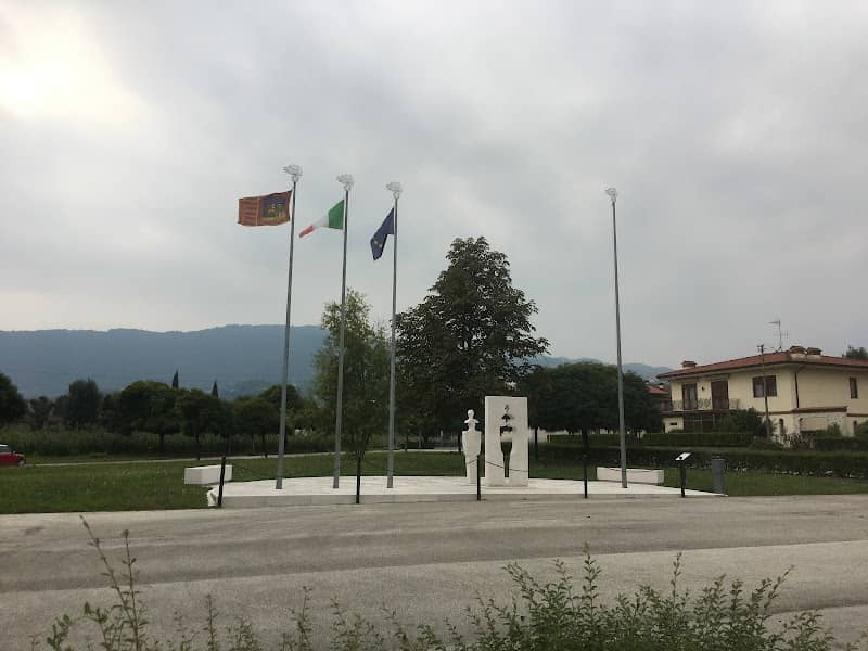 Monumento "Onore ai Carabinieri d'Italia" - Image 2