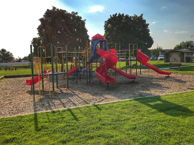 Lindsay Park - Image 2