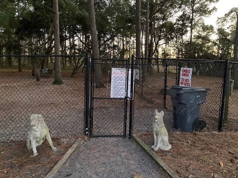 Salty Dog Dog Park - Image 1