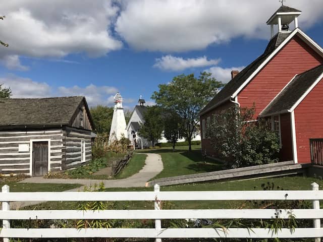 Moore Museum - Image 2