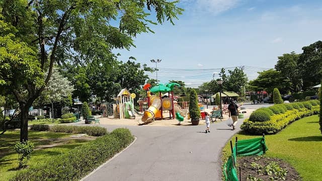 Chaloem Phra Kiat Mahat Thai Park - Image 2