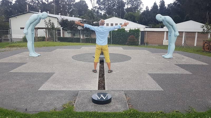 Greeting Man - Image 2