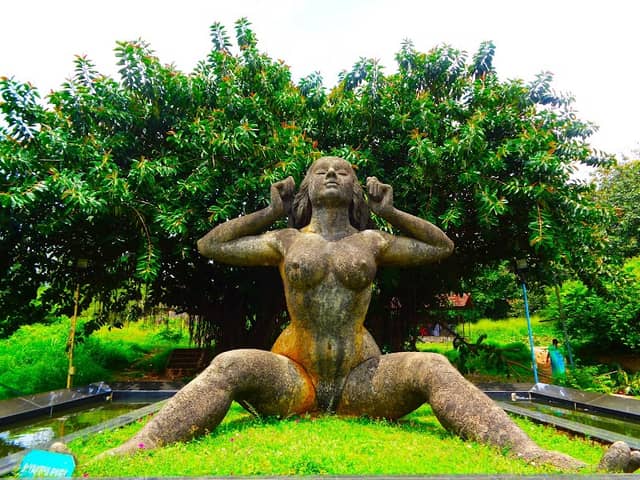 Yakshi Statue - Image 1