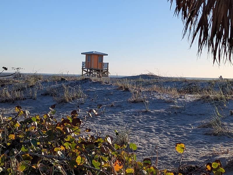 Beach pavilion - Image 2
