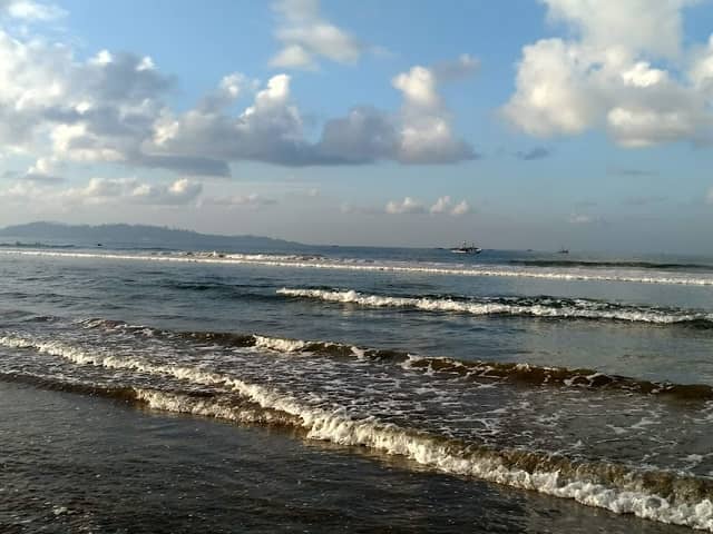 Weligama surf spot - Image 1
