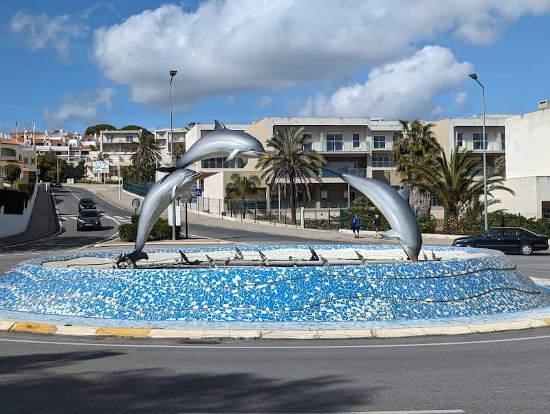 Dolphin Roundabout - Image 1