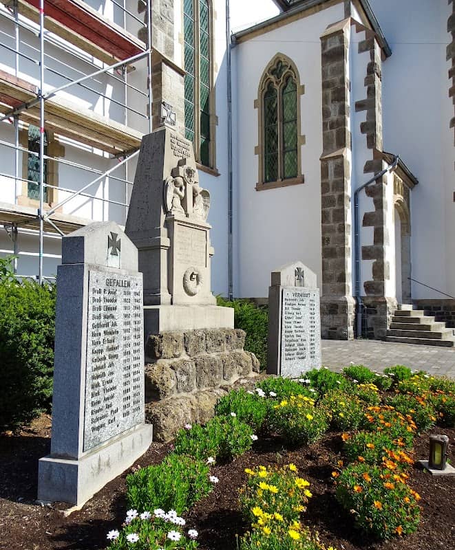 Ehrenmal - Image 1