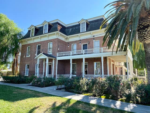 The Barton House of Redlands - Image 2