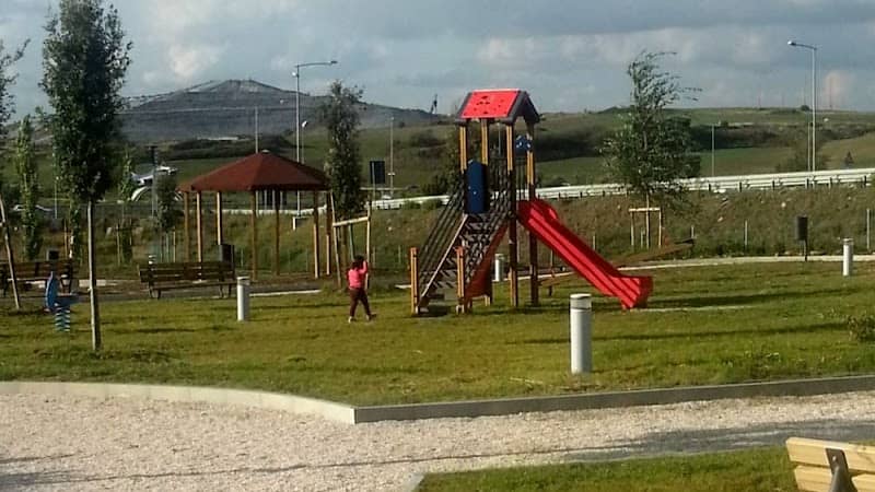 Parco giochi nel nulla - Image 1