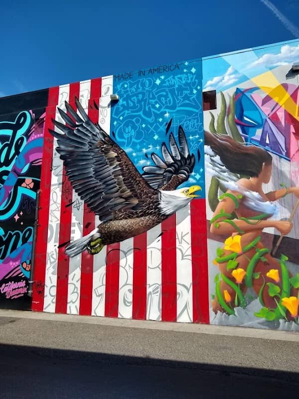 DOMO Walls - Image 1