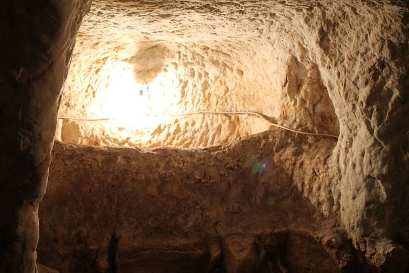 CATACOMBE TREPPIEDI - Image 1