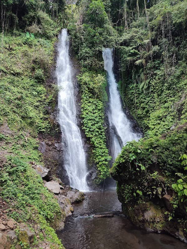 Twin Waterfall Wanagiri - Image 1