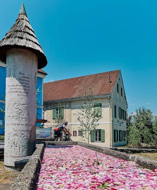 Hans-Kloepfer-Brunnen - Image 1