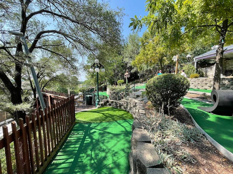 Parkville Mini Golf - Image 2