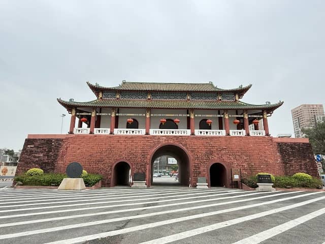 Ying'enmen Gate Tower - Image 1
