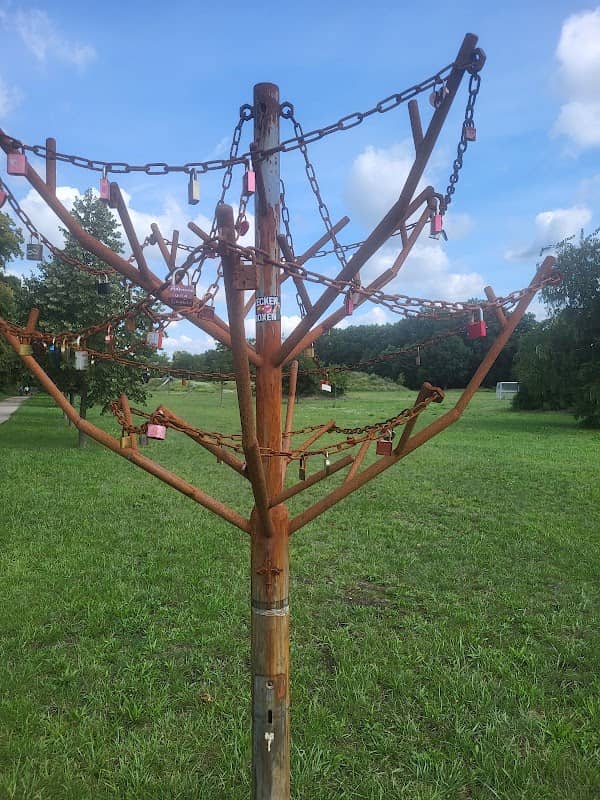 Liebesschloss-Baum - Image 1