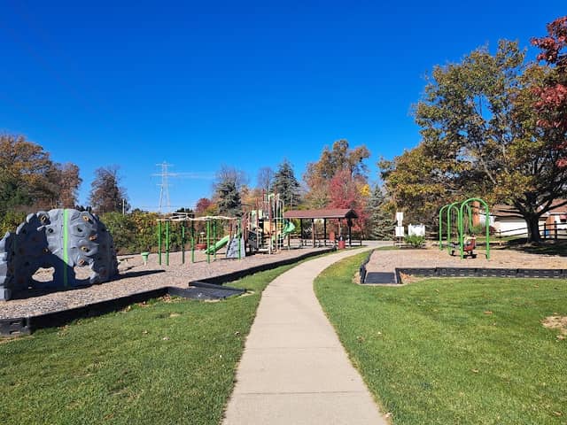 Schiller Park - Image 1