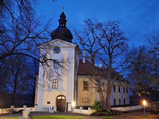 The castle area Ctěnice - Image 2