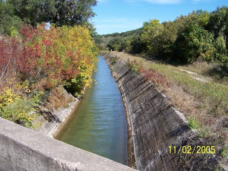 Diversion Canal at Medina Lake - Image 2