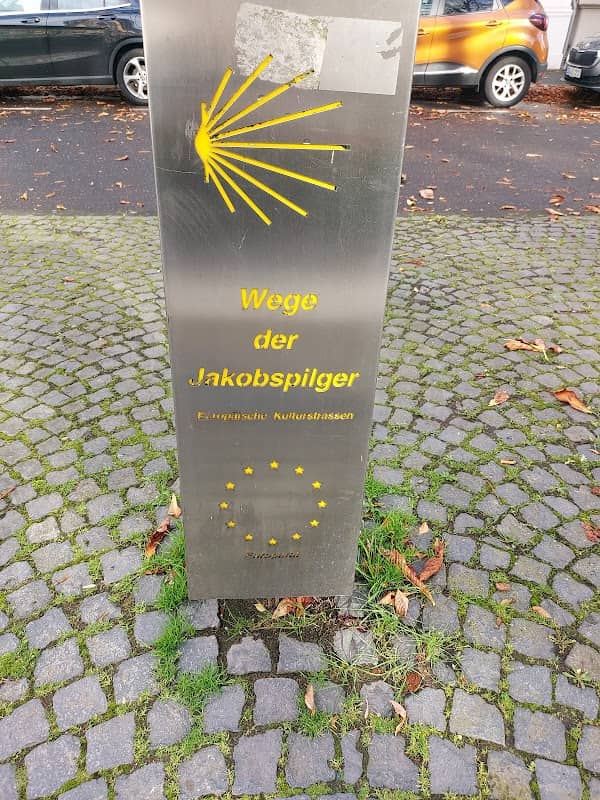 Jakobsweg Hinweissäule - Image 1