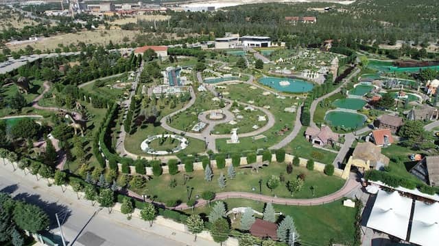 Around the World in 80 Thousand Park - Image 3