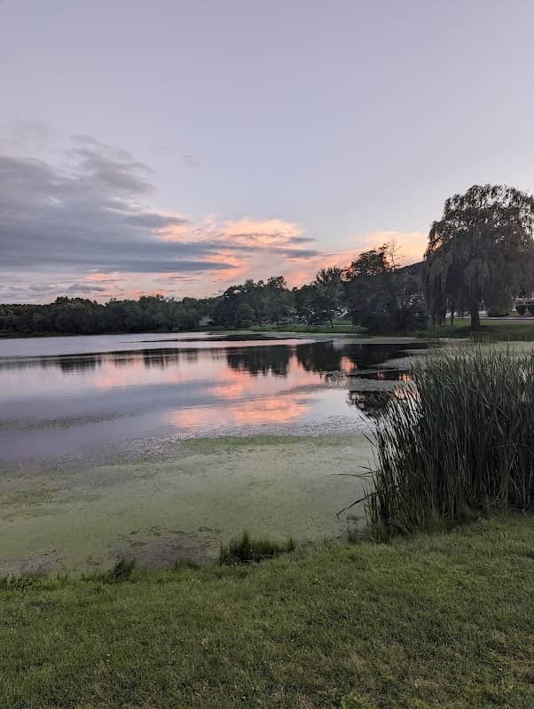 Hampton Manor Park & Beachouse - Image 2