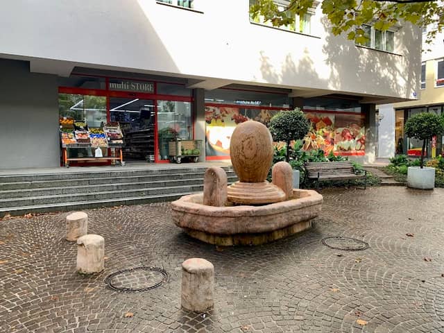 Marmorbrunnen ("Elefanten-Zutz") - Image 1