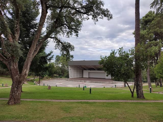 Mandanelho Park - Image 1
