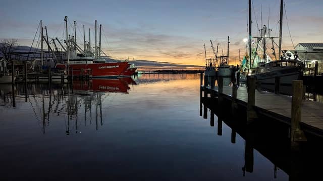 Oriental town dock - Image 2
