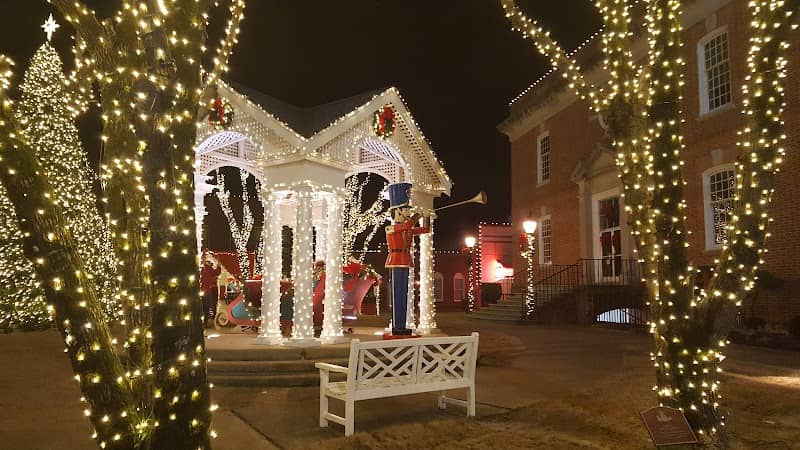 Savannah's Court Square - Image 1