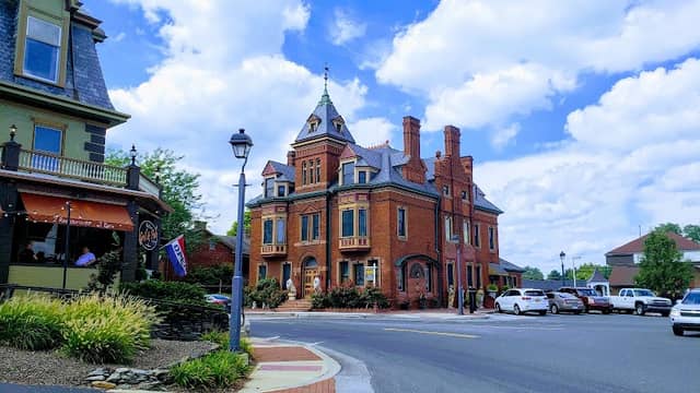 Abbottstown Square - Image 2