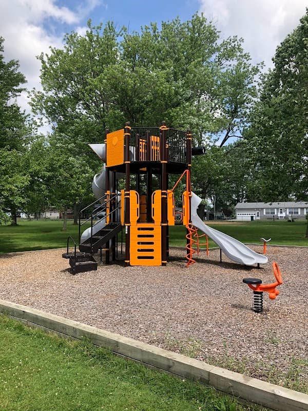 Red Woolfe Park - Image 1