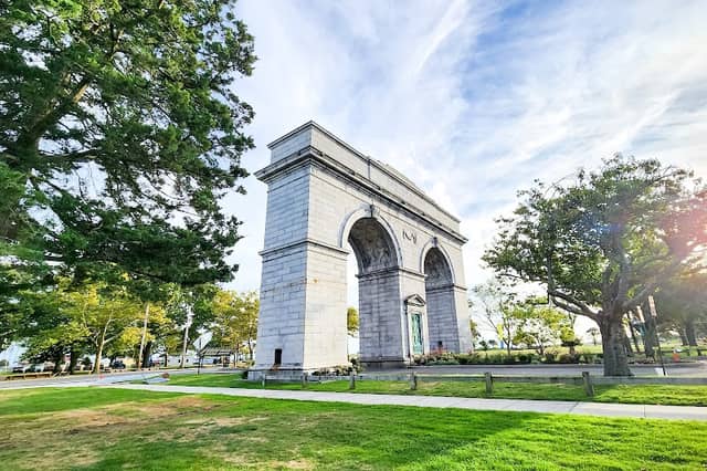 Perry Memorial Arch - Bridgeport - Image 1