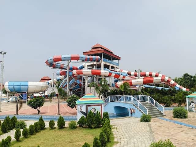 aqua kingdom waterpark - Image 1