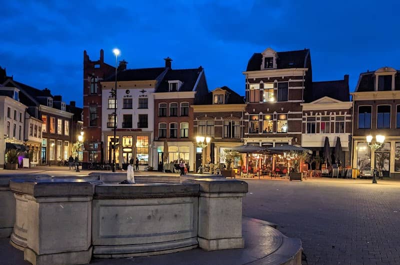 Hof plein - Image 1
