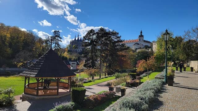 Zahradní altán na hradbách - Image 1