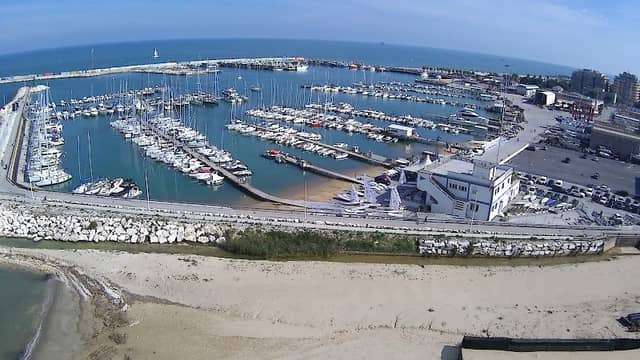 Spiaggia libera - Image 2