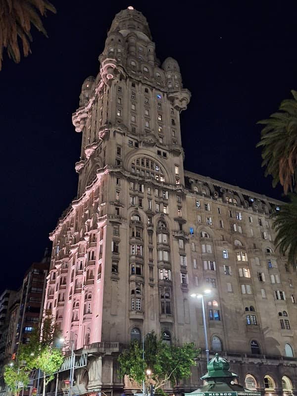 Palacio Salvo - Image 2