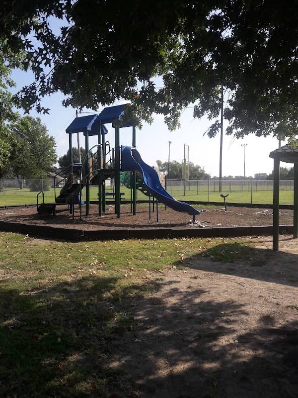 Colonial Park - Image 2