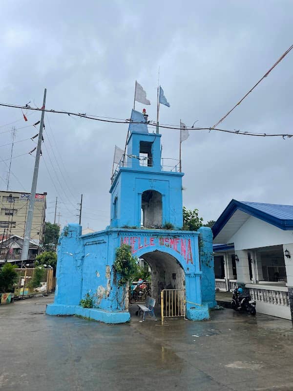 Muelle Osmeña Lighthouse - Image 1